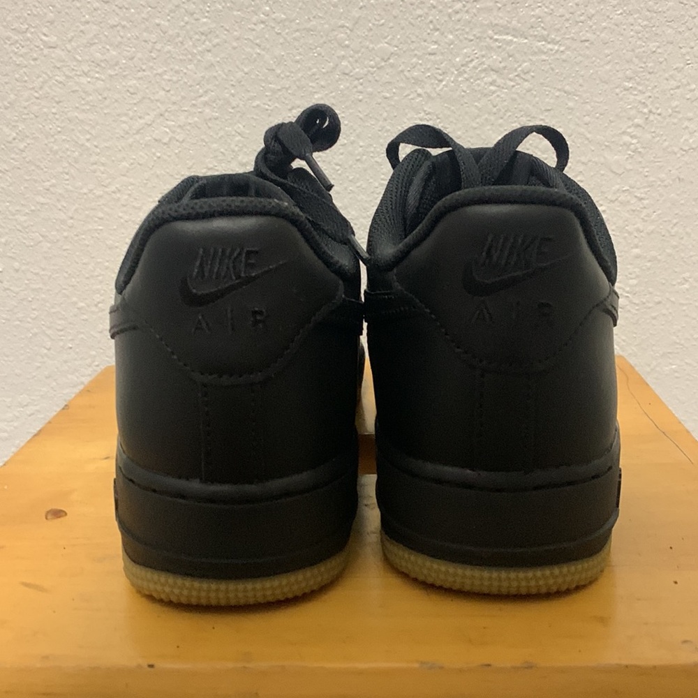 Black Air Force 1’s Gum Bottom - Picture 4 of 5